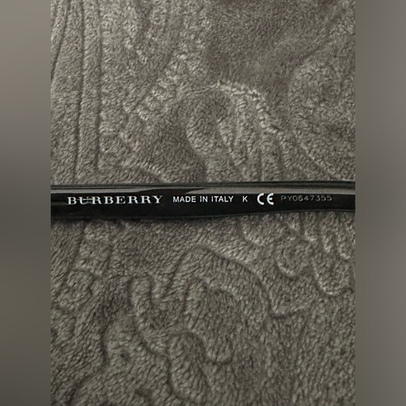 BURBERRY Like new Women's B 4279 3001/8E Black Sunglasses Authentic - Picture 2 of 7